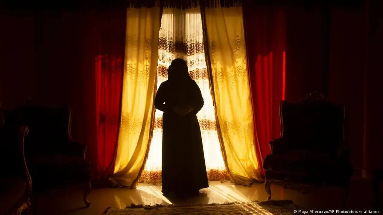 انتحار سيدة الإسكندرية يفتح باب الجدل الواسع حول منظومة القوانين في مصر